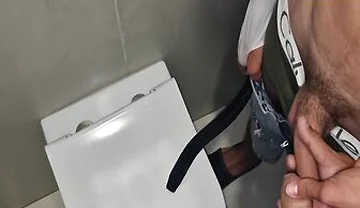 I Fucked A Straight Security Guard In The Urinal When He Stopped Me For A Check