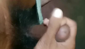 I'm Sitting Alone Shaking