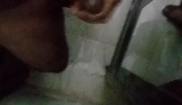Desi Muscular Boy Oiled His Dick and Masturbates Infront of the Mirror When Nobody in the House