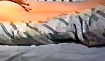 Bed Hump Masturbatit with Eighteen-year-old