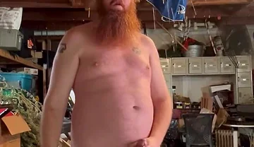 Redneck Needs to Piss!