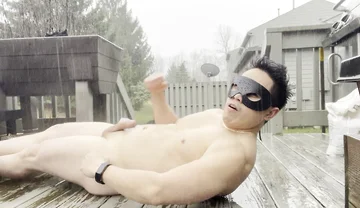 Rain-soaked Muscle Jerk Explosive Outdoor Cum Under the Storm