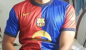 Hi, My Name Is Charly, I'm 22cm and I'm Active, I Masturbate with Both Hands
