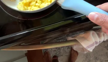 Thesubjojo - Making Lunch with Special Cream Sauce