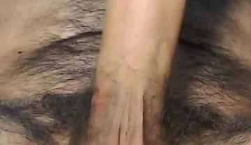 Gay with 20 Centimeter Penis, Gets a Lot of Milk