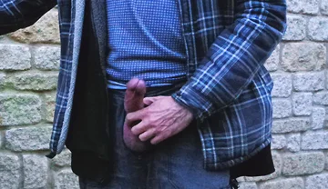 Big Uncut Cock Wanking and Cumming for the Neighbours Again - Rockardglans