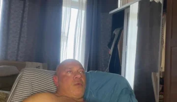 Mr Guru Wank Solo at Home. Bodybuilder Handjob