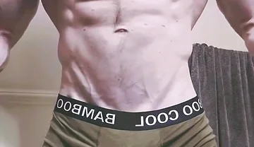 Famous Nfl Player Goes Viral on Instagram