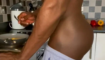 Very Daring Move Considering That I Was Frying! How’s Your Sunday? Cooking Here to Eat and Relax. Happy Sunday My Lovers