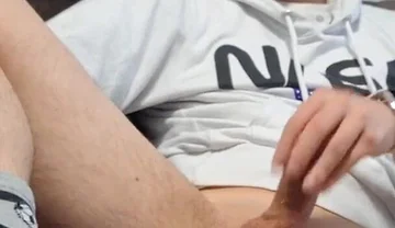 18 Year Old College Nerd Masturbates After Class