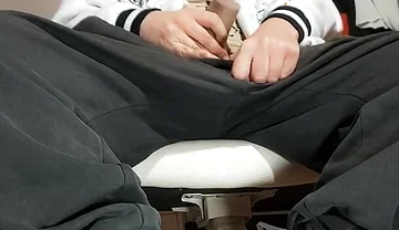 Dirtyjunkbro Uses an Artificial Pussy and Cumrein.