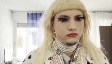 Pearl Vanesa Showing Her Body in Her Home Wearing Lovely Pearls