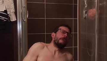Jerking off a Cock in the Shower