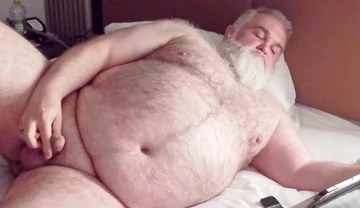 Jerking off in Bremen