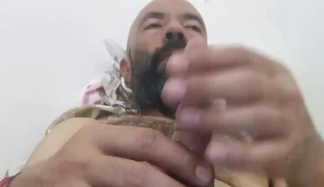 Solitary Caricia Ends in Pussy Cum Flood