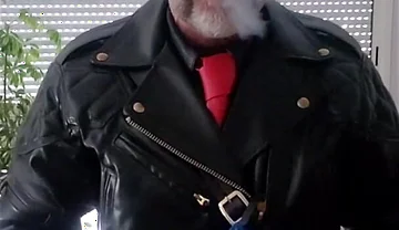 Red Tie in Full Langlitz