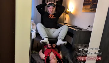 Feet Worship During Business Trip