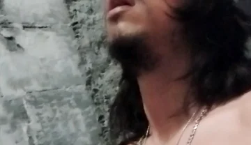 Starting My Thursday in the Bathroom