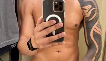 Jerking off in Fitting Room
