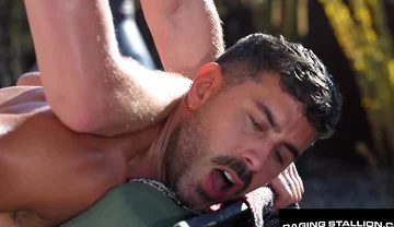 Hunks Brody Baytes Pounds Bareback In Open-air Ranch Fuck With Lee Sparks