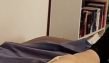 The Shakies Must Go on (or Mainly Chill Stroking)