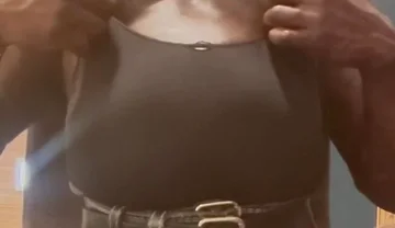 Black Mature Muscle Solo Tits and Vibrator