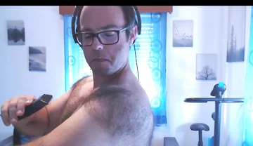 Shaving Armpits and Shoulders
