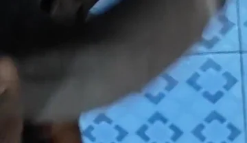 Tamil10inches BBC Splash Piss Session