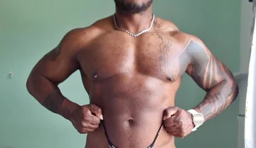 Raw Clip Posing in a Thong You Like What You See