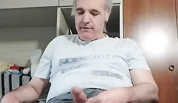 Porn Show Online with Handjob and Piss in the Bottle