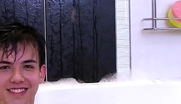 Alexandre Lee teen boy bath time jerk off