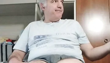 Porn Show Online with Handjob and Piss in the Bottle