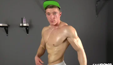 Larry Mccormick - Handsome Muscle Boy Flexing And Wanking