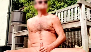 Garden Wank N Cum