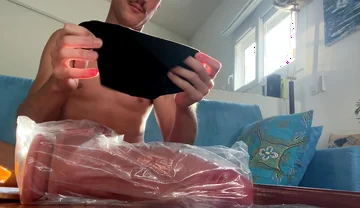 Maxence Angel Unbox a Jocktribe Dildo