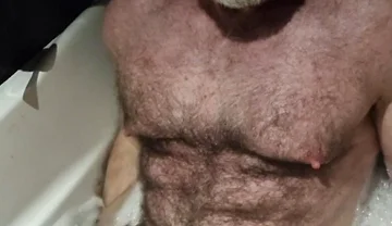 Hairy Muscle Bear Jerk off in Tub
