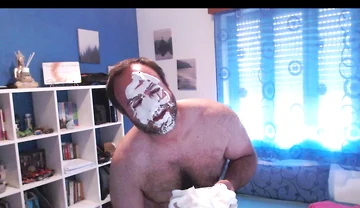 Silly Video, Shaving and Shaving Foam Pie to the Face