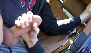 Cute Guy Gives a Blow Job for the Cash