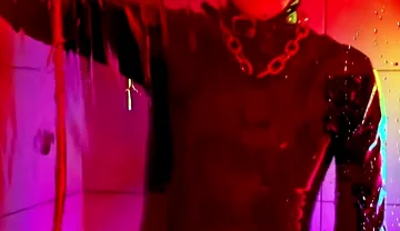 Shower in Rubber