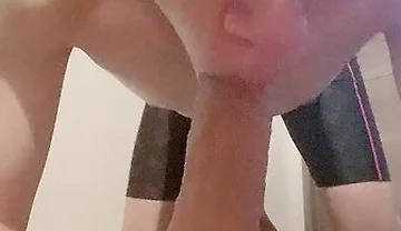 [no Hand Blow Job] Non-kei Handsome Licking A Dick Placed On The Floor