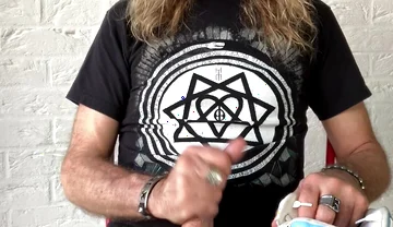 Longhairdude Wanks and Cums with Osiris Trainers, Torn Jeans, Tshirt