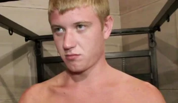 Bukkake Amateur with Gay Twinks Sucking All His Friends to the Cum