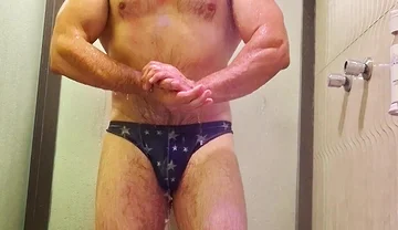 Victory Shower - POV with Gouine Wrestlin