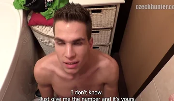 Czech Hunter - Tall Teen Sprayers Bathr'oom Secret Huge Co'ck Dee'pthroated and Fucked While Roommate Rests Next Door