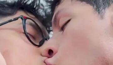 Uff I Want to Come!! Friends Give Each Other a Delicious Handjob and Eat Each Other with Kisses