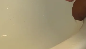 Peeing for Those That Like to Watch