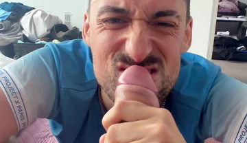 Straight Muscle Dude Gets Sucked by Flatmate