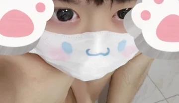 Cute Man Masked Masturbating and Ejaculating on His Own Foot