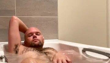 Cum for a Soak with Me