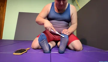 Matt Tickles the Gigglemeister